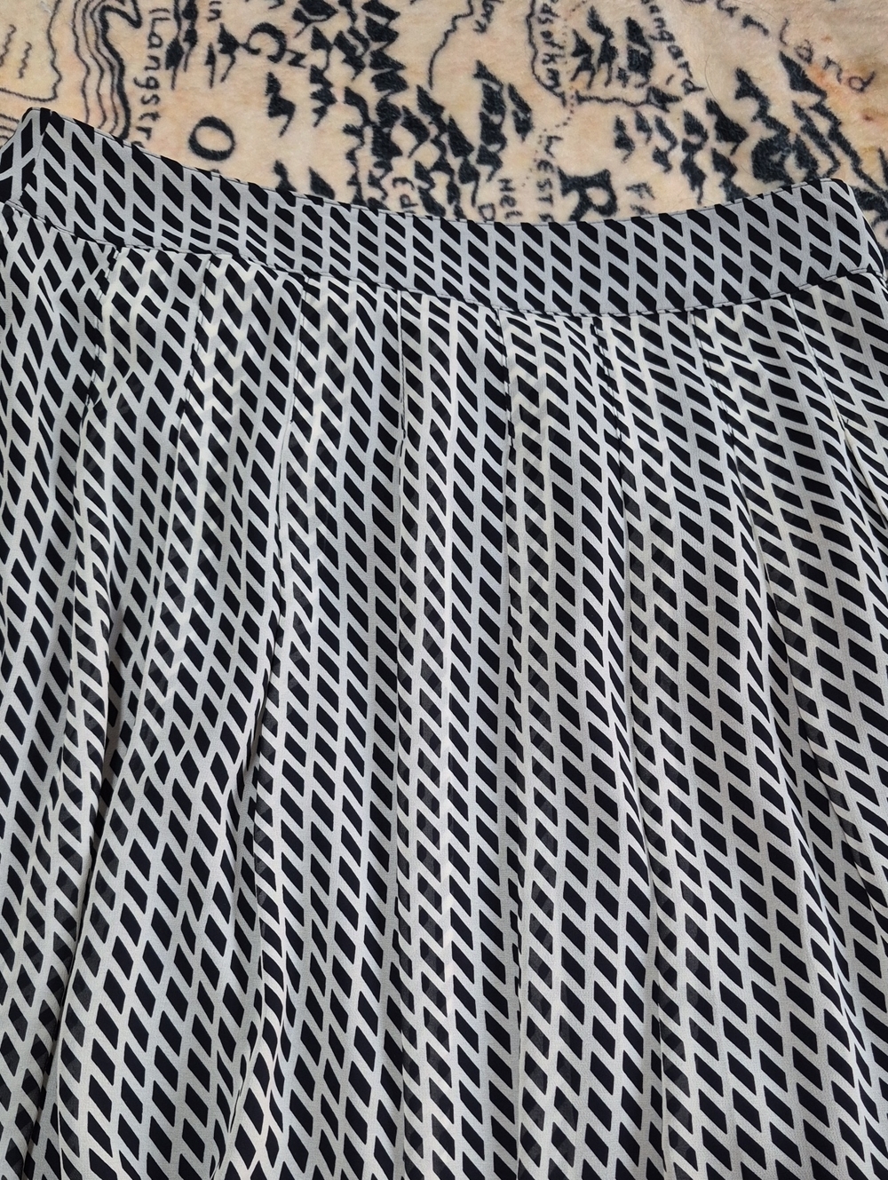 Talbots Size 10 Geometric Print A-Line Skirt Side Zip Lined - Picture 6 of 10